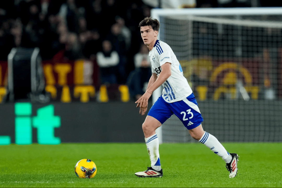 他能够在薪 他能够在薪